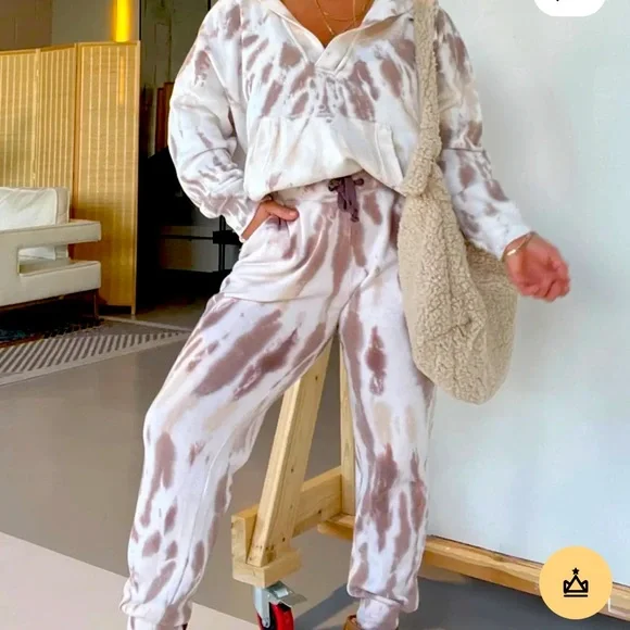 Matching loungewear set - Picture 1 of 2